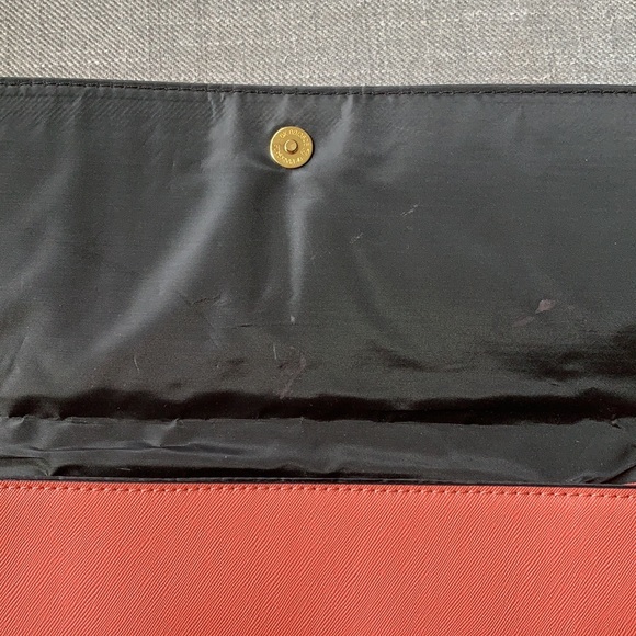 Guess Clutch for Spring/Summer - Picture 3 of 5